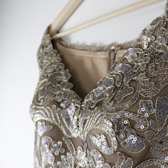 NWT Tadashi Shoji Mah Off-Shoulder Spiral Flounce Gown 8 Maxi Dress ATV19272L - Picture 5 of 11